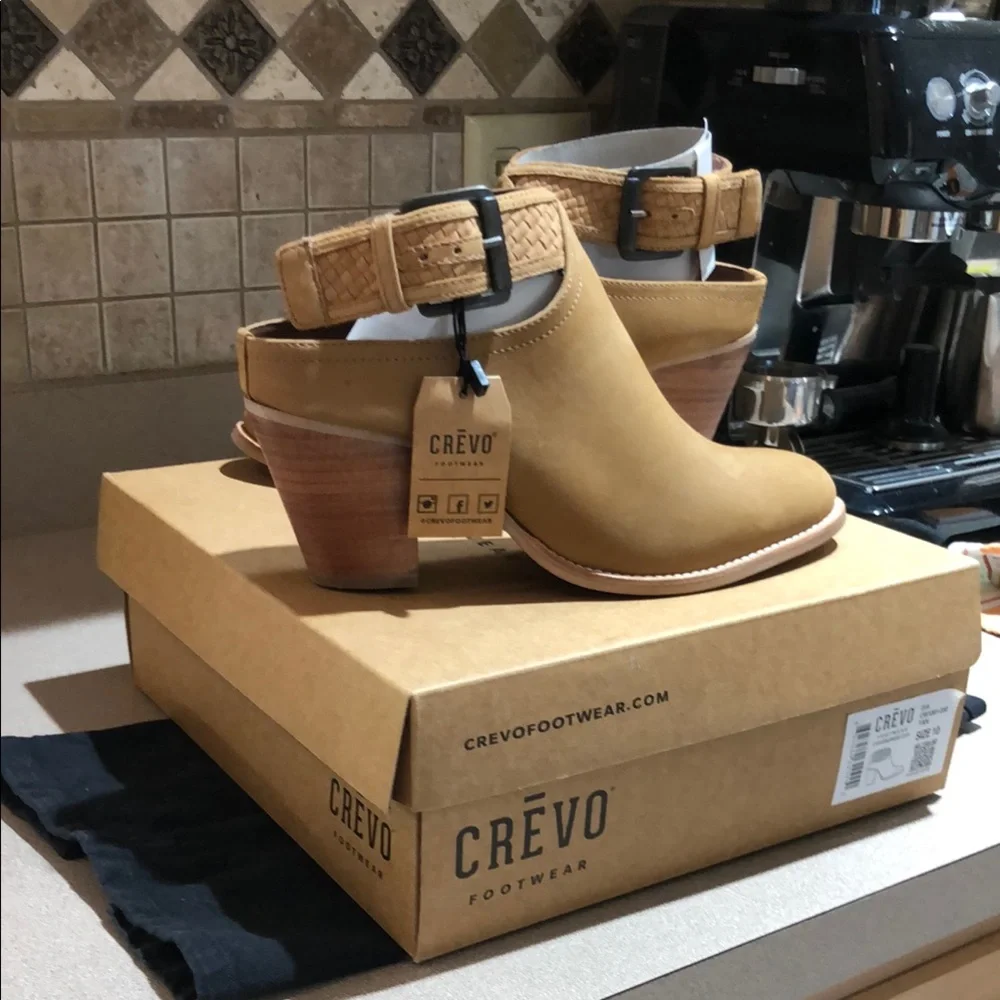 New Crevo Camel Tan Buckle Heeled Mules Sz. 10 - Picture 2 of 8